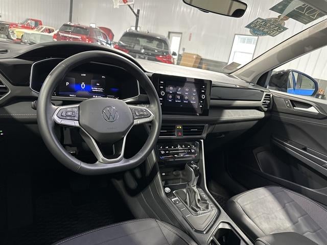 2025 Volkswagen Taos SE Black