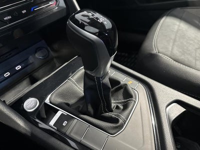 2025 Volkswagen Taos SE Black