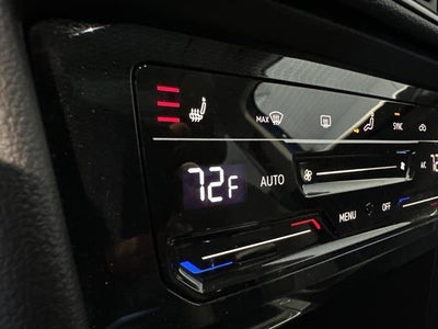 2025 Volkswagen Taos SE Black