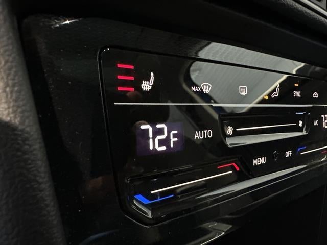 2025 Volkswagen Taos SE Black