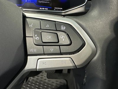 2025 Volkswagen Taos SE Black