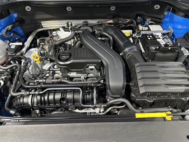 2025 Volkswagen Taos SE Black