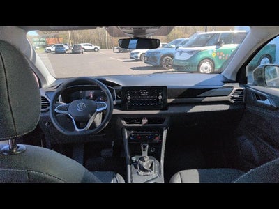 2026 Volkswagen Taos SE Black FWD