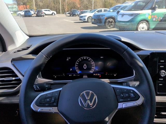 2026 Volkswagen Taos SE Black FWD