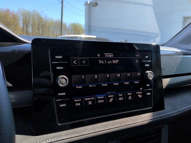 2026 Volkswagen Taos SE Black FWD