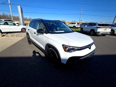 2026 Volkswagen Taos SE Black