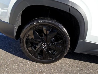 2026 Volkswagen Taos SE Black