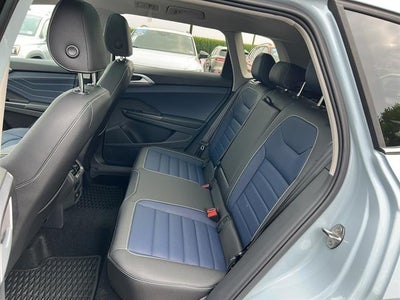 2025 Volkswagen Taos SEL