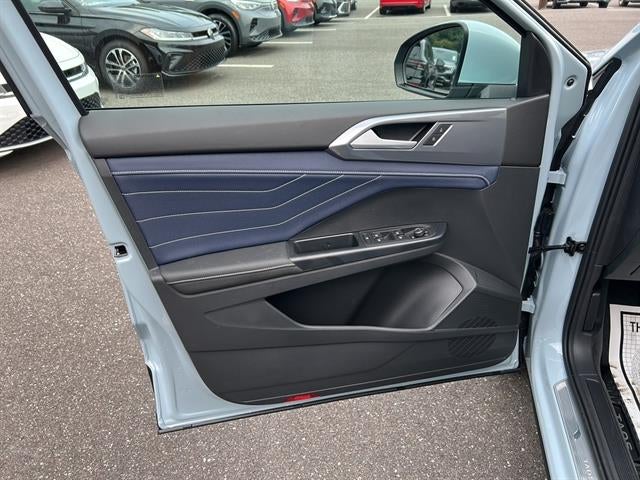 2025 Volkswagen Taos SEL