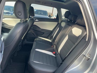 2025 Volkswagen Taos SEL