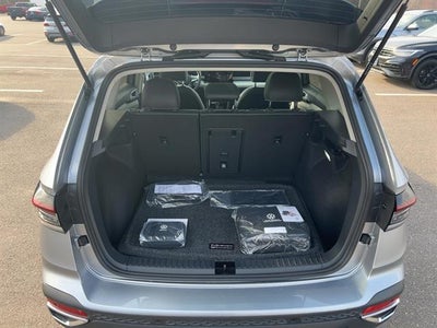 2025 Volkswagen Taos SEL