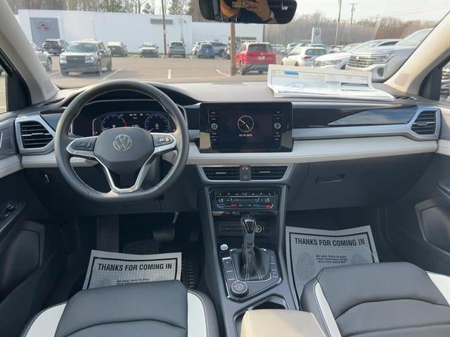 2025 Volkswagen Taos SEL