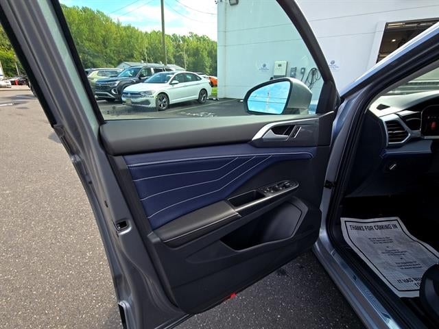 2025 Volkswagen Taos SEL