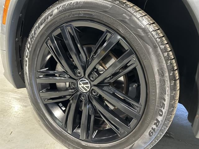 2022 Volkswagen Tiguan SE R-Line Black