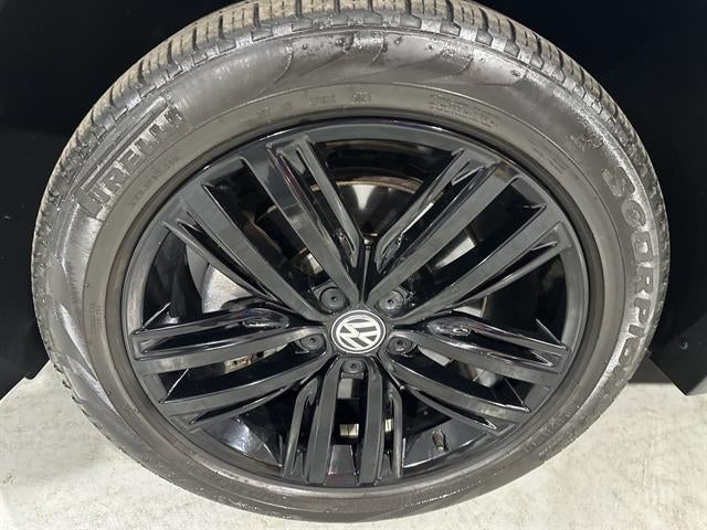 2022 Volkswagen Tiguan SE R-Line Black