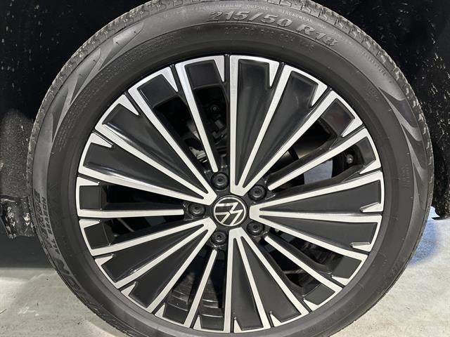 2025 Volkswagen Taos SE