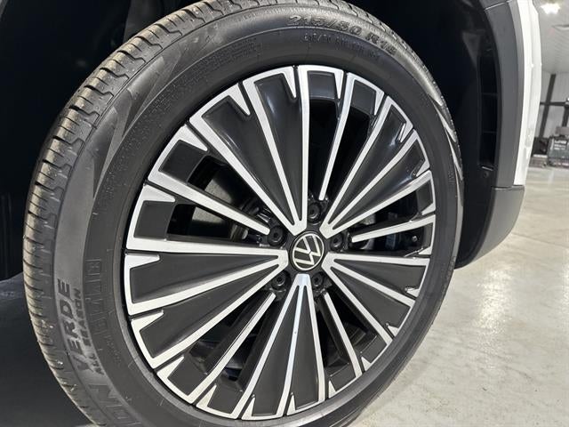 2025 Volkswagen Taos SE