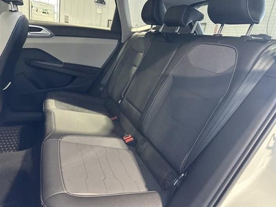 2025 Volkswagen Taos SE