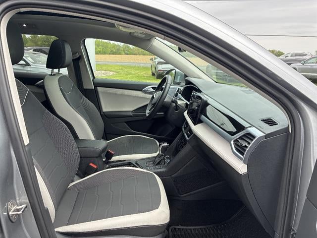 2025 Volkswagen Taos SE FWD