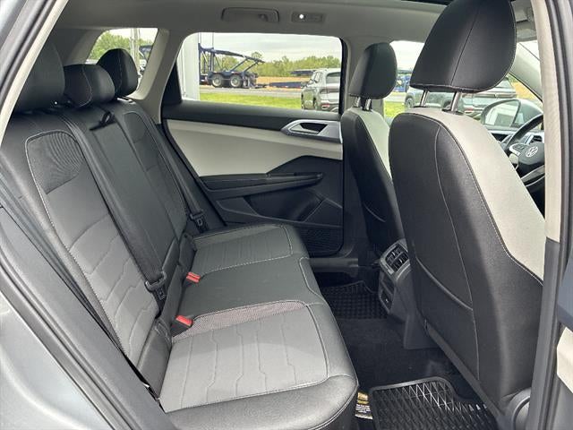 2025 Volkswagen Taos SE FWD