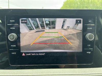 2025 Volkswagen Taos SE FWD