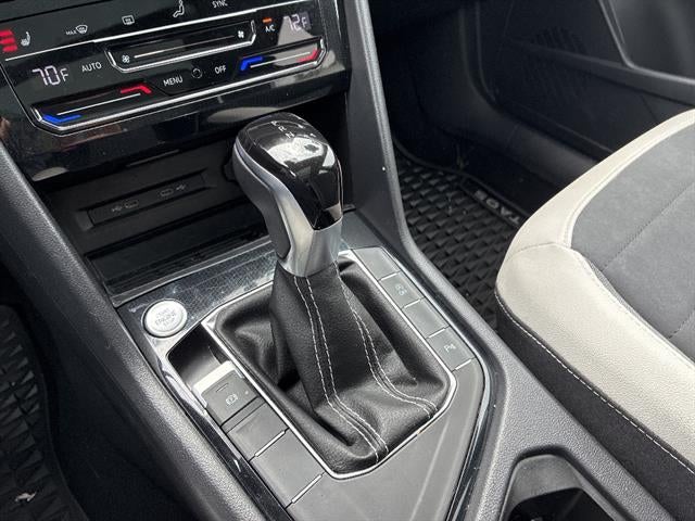 2025 Volkswagen Taos SE FWD