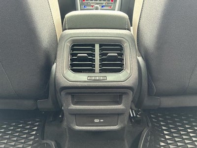 2025 Volkswagen Taos SE FWD