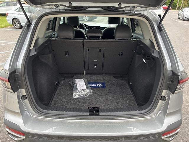 2025 Volkswagen Taos SE FWD