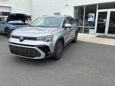 2025 Volkswagen Taos SE FWD
