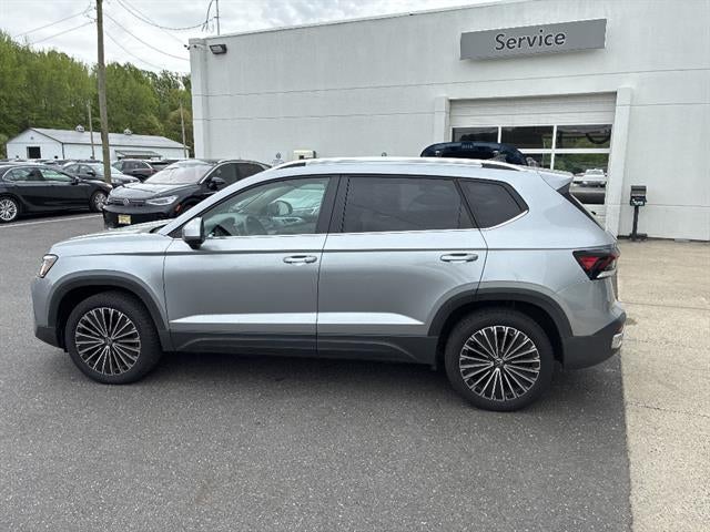 2025 Volkswagen Taos SE FWD