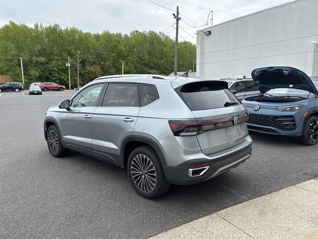 2025 Volkswagen Taos SE FWD