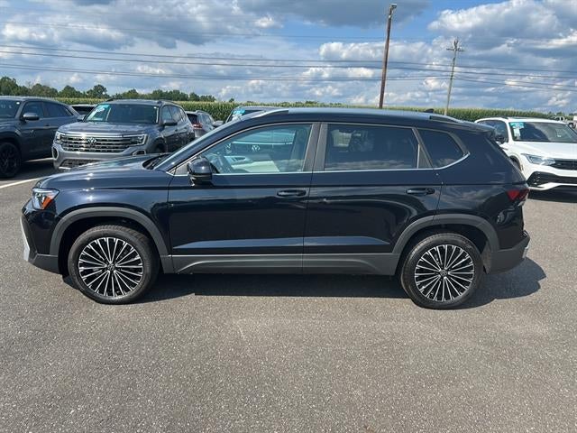 2025 Volkswagen Taos SE