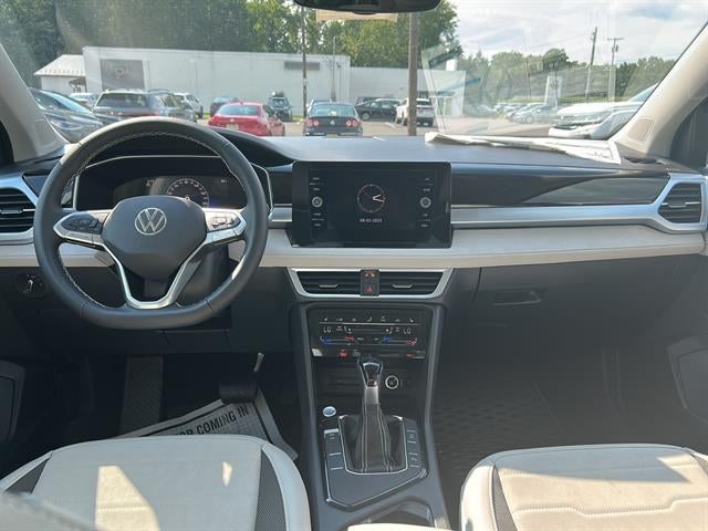 2025 Volkswagen Taos SE