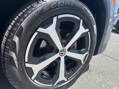 2025 Volkswagen Tiguan 2.0T SE FWD