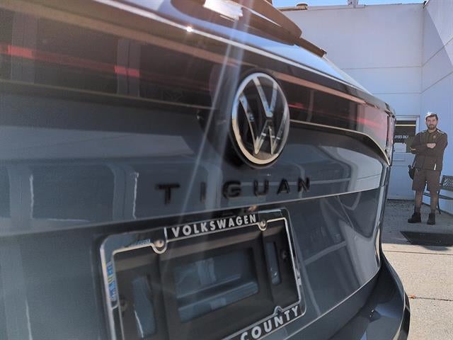 2026 Volkswagen Tiguan SE R-Line Black FWD