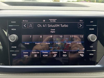 2024 Volkswagen Taos SE 4MOTION