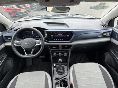 2024 Volkswagen Taos SE 4MOTION
