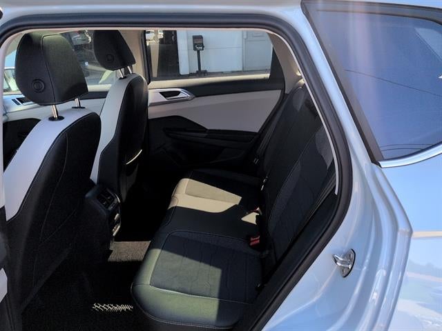 2026 Volkswagen Taos SE 4MOTION