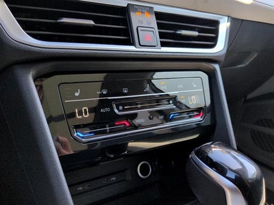 2026 Volkswagen Taos SE 4MOTION