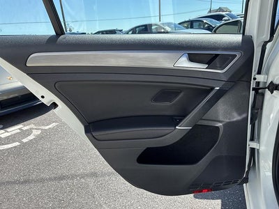 2017 Volkswagen Golf 1.8T 4-Door Wolfsburg Edition Auto