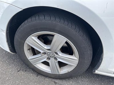 2017 Volkswagen Golf 1.8T 4-Door Wolfsburg Edition Auto
