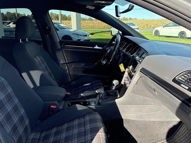 2017 Volkswagen Golf GTI 2.0T 4-Door S DSG