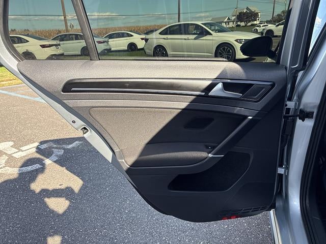 2017 Volkswagen Golf GTI 2.0T 4-Door S DSG