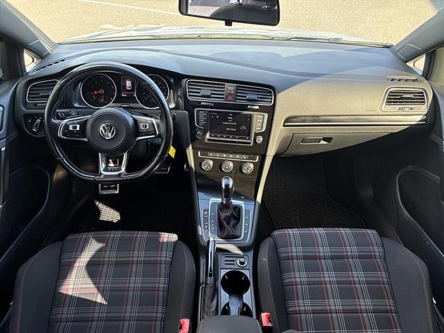 2017 Volkswagen Golf GTI 2.0T 4-Door S DSG