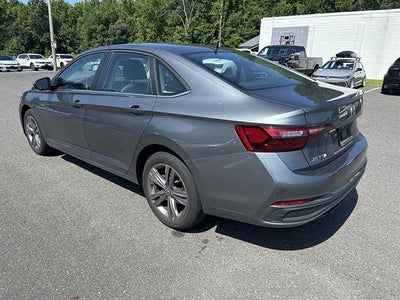 2022 Volkswagen Jetta SE Auto