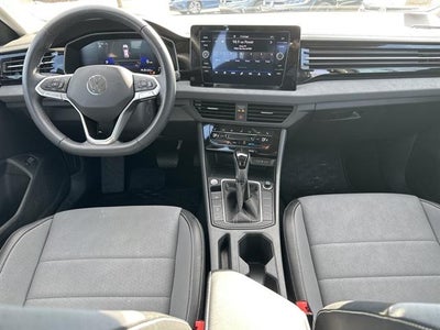 2025 Volkswagen Jetta SE