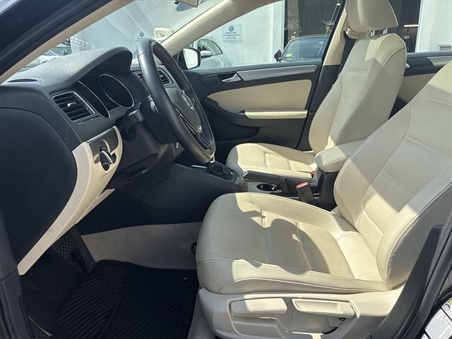 2015 Volkswagen Jetta 4dr Auto 1.8T SE