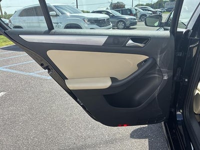 2015 Volkswagen Jetta 4dr Auto 1.8T SE