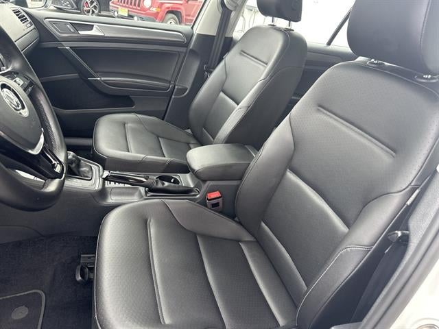 2018 Volkswagen Golf SportWagen SE