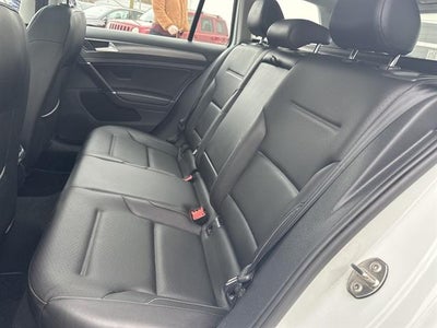 2018 Volkswagen Golf SportWagen SE